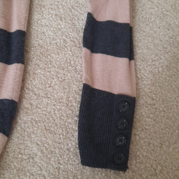 Cardigan - Picture 3 of 6